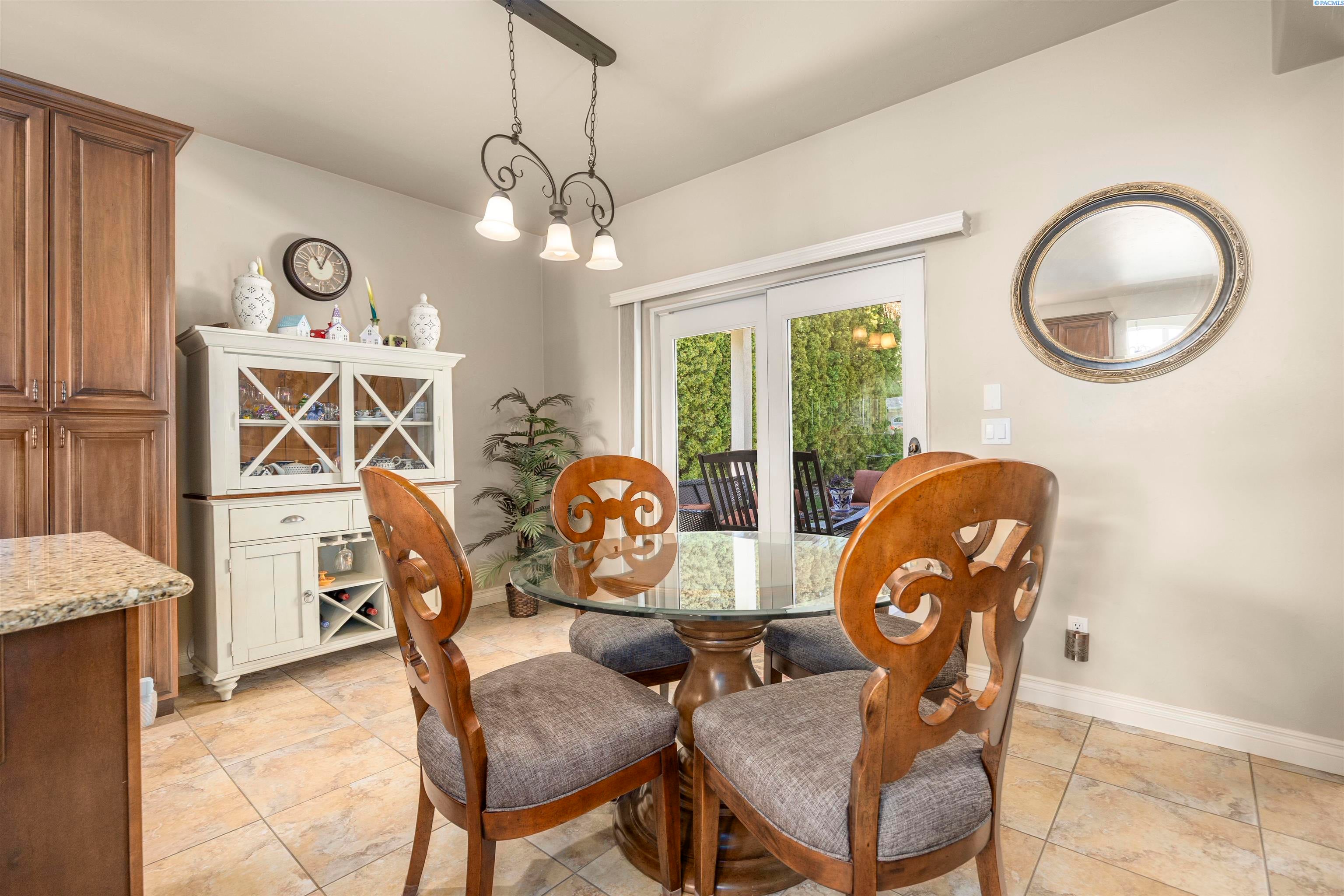 Richland, Washington, 99352, United States, 3 Bedrooms Bedrooms, ,3 BathroomsBathrooms,Residential,For Sale,1921029