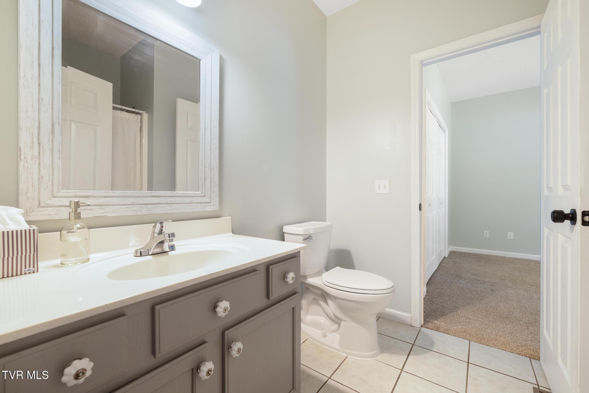 Gray, Tennessee, 37615, United States, 5 Bedrooms Bedrooms, ,4 BathroomsBathrooms,Residential,For Sale,1978234