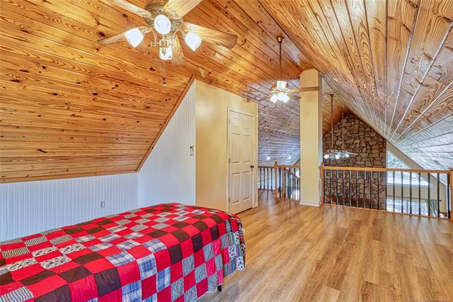 Eufaula, Oklahoma, 74432, United States, 3 Bedrooms Bedrooms, ,3 BathroomsBathrooms,Residential,For Sale,1987326