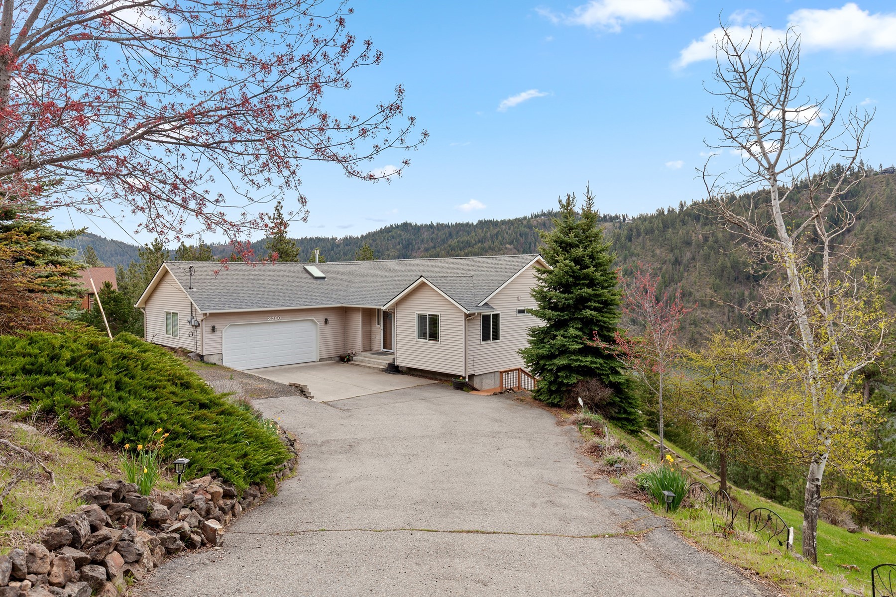  Fernan Hill Home with Amazing Lake Views - 物件實景