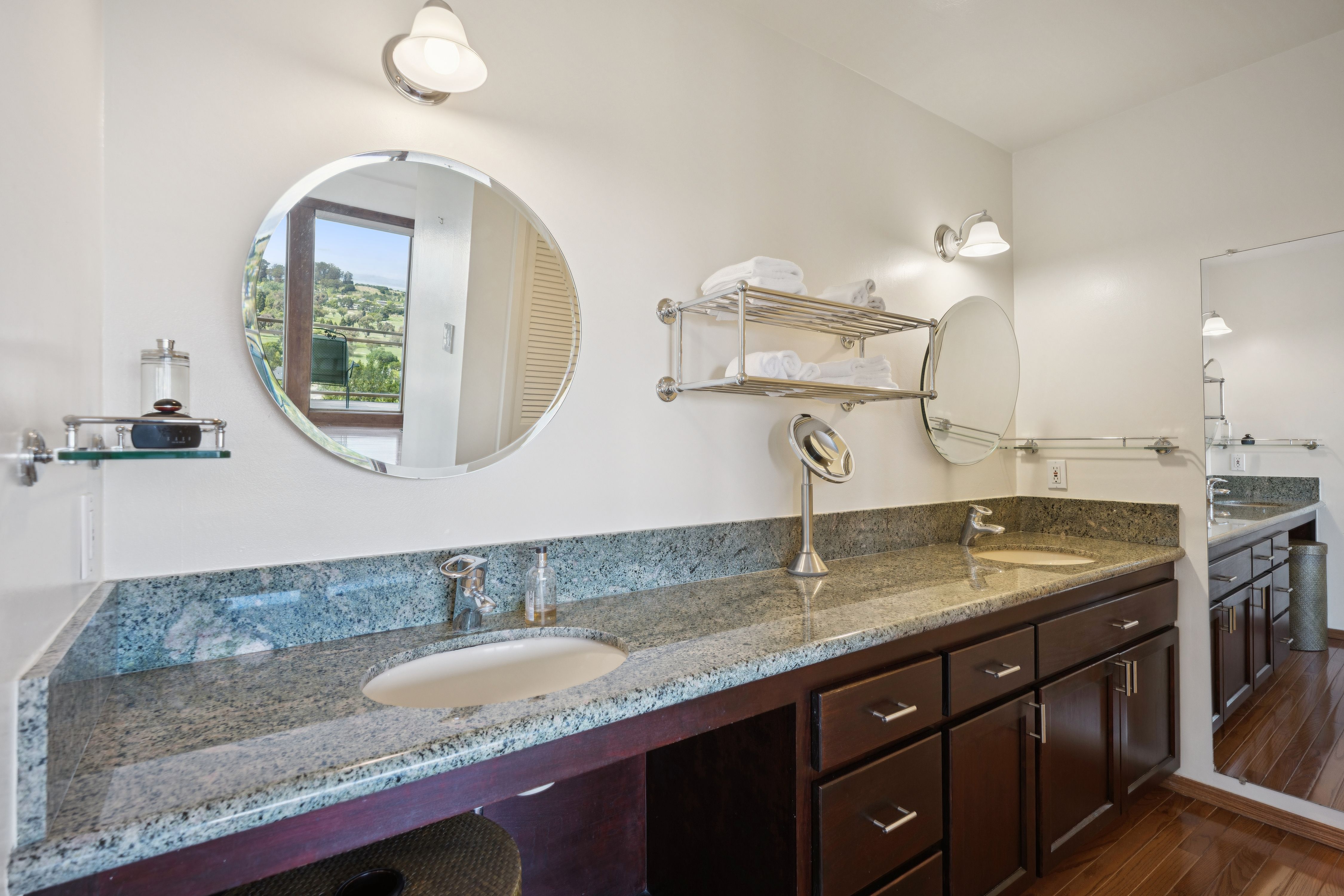  Peacock Gap View Home - 物件實景