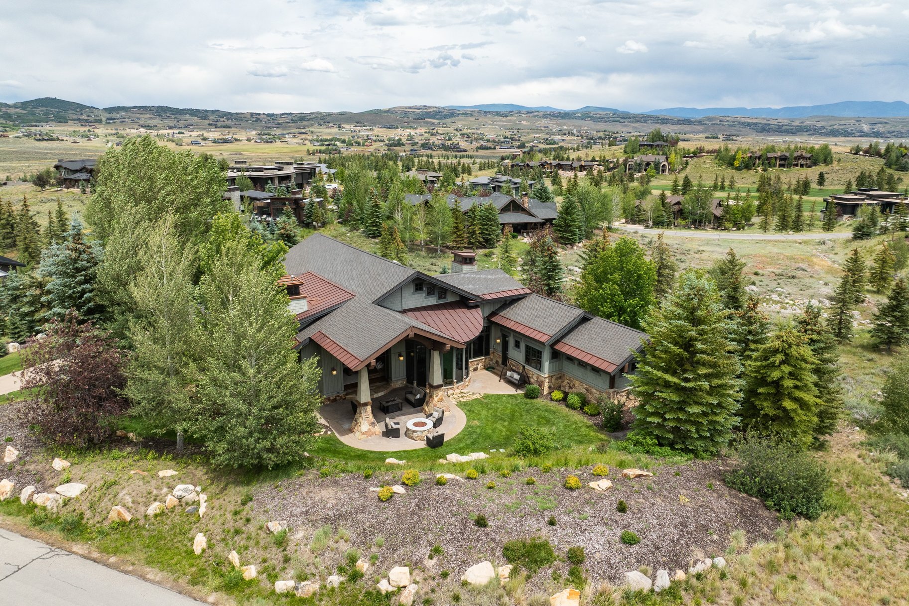  Spacious Glenwild Home with Resort Views, Private Guest Suite and Expansive Yard - 物件實景