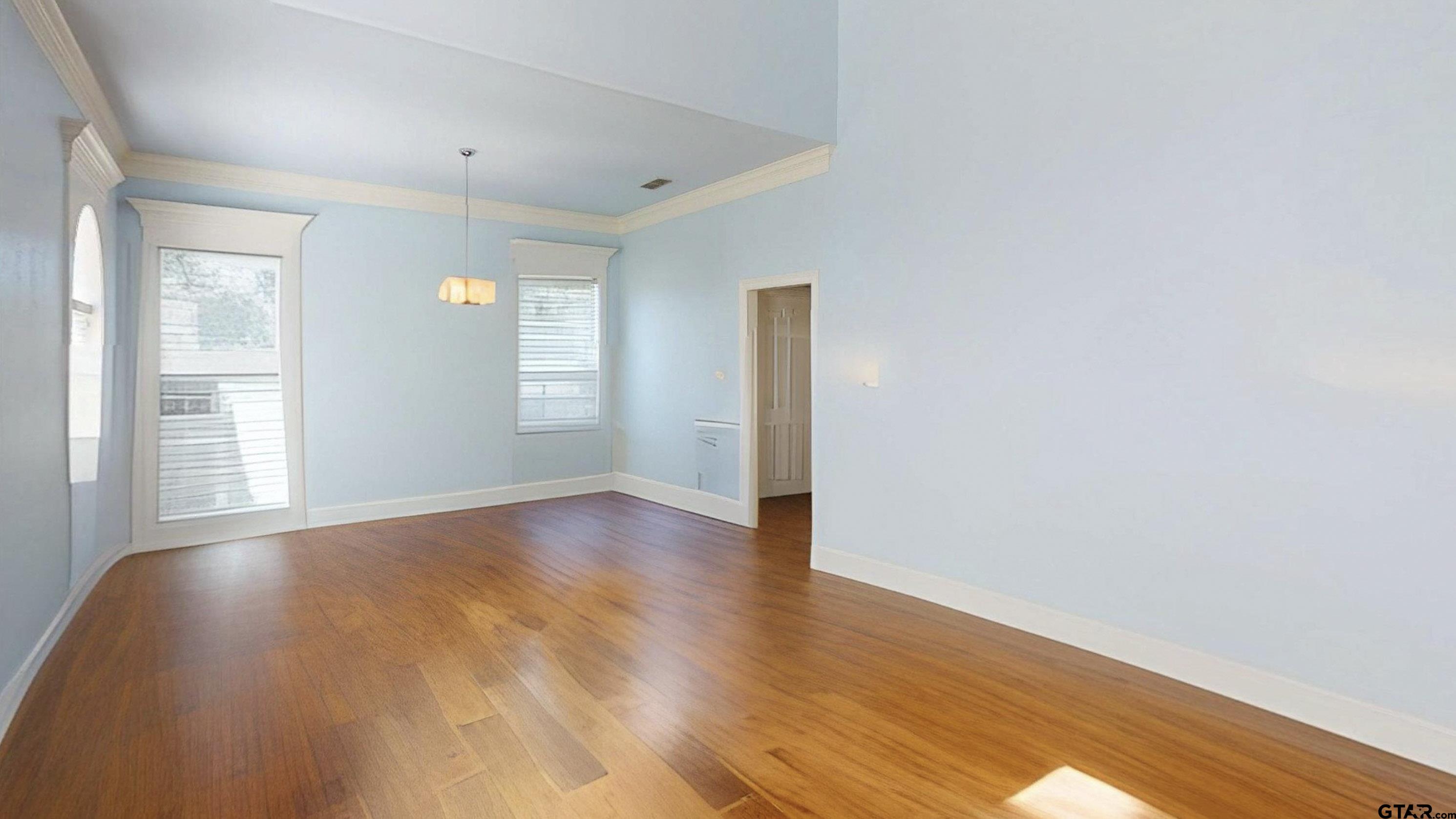 Tyler, Texas, 75703, United States, 5 Bedrooms Bedrooms, ,5 BathroomsBathrooms,Residential,For Sale,1901278