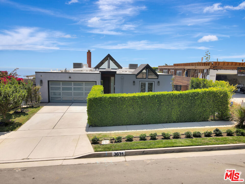 Malibu, California, 90265, United States, 4 Bedrooms Bedrooms, ,3 BathroomsBathrooms,Residential,For Sale,1925740