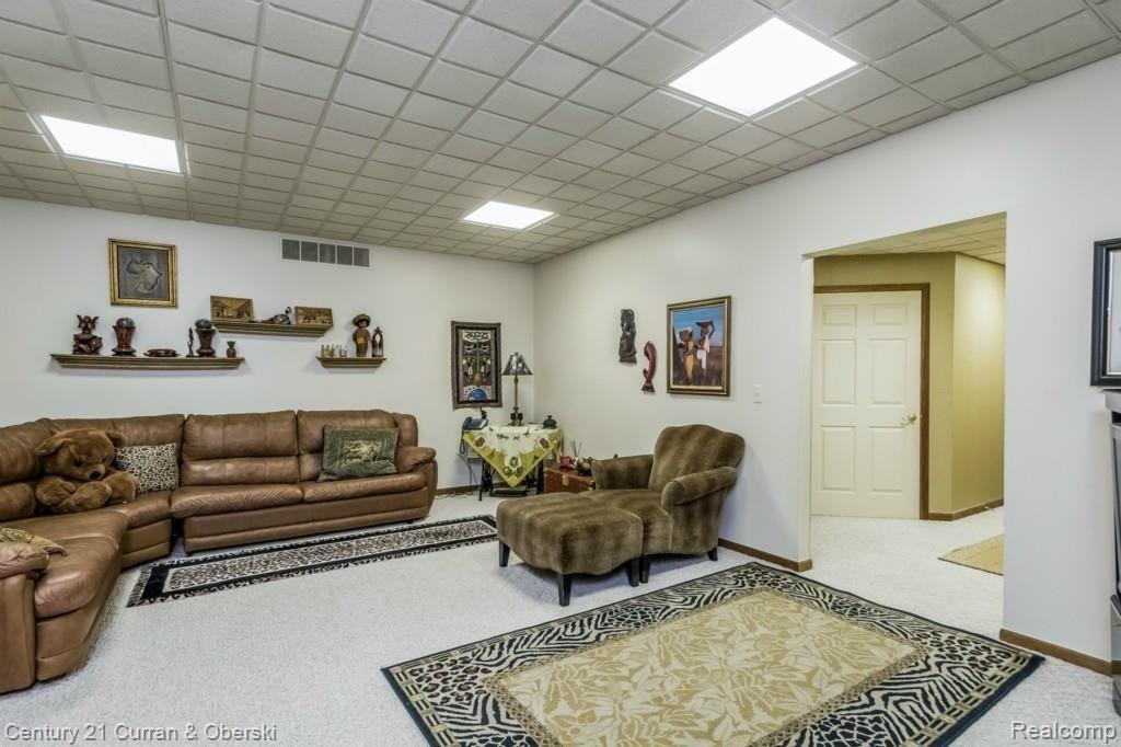 Farmington Hills, Michigan, 48331, United States, 6 Bedrooms Bedrooms, ,7 BathroomsBathrooms,Residential,For Sale,1981472