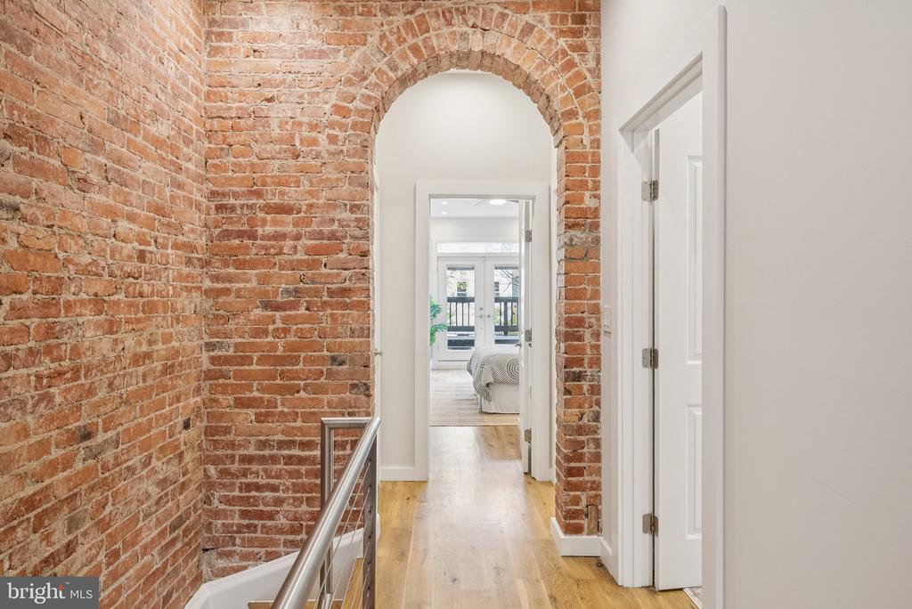 Washington, District of Columbia, 20001, United States, 6 Bedrooms Bedrooms, ,6 BathroomsBathrooms,Residential,For Sale,1983569