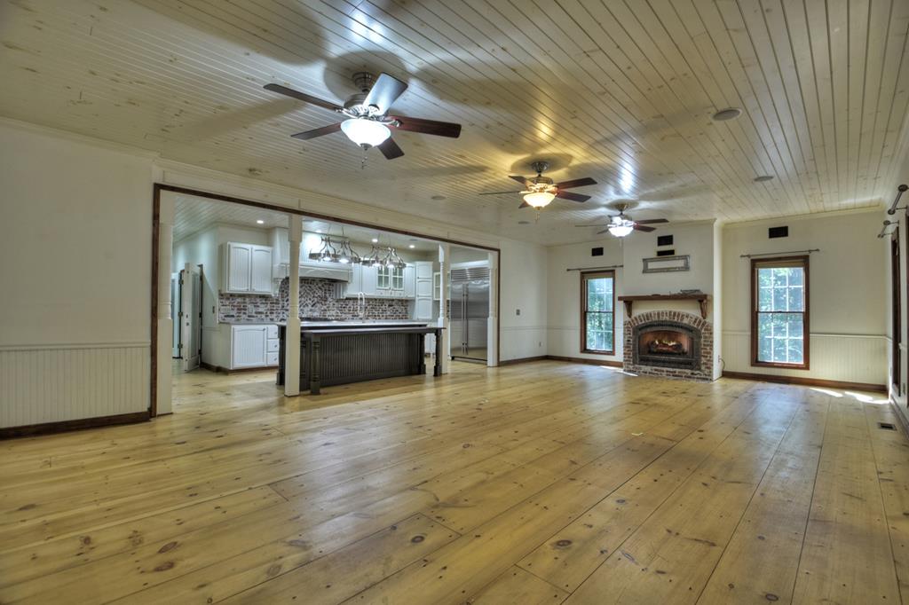 Blue Ridge, Georgia, 30513, United States, 3 Bedrooms Bedrooms, ,4 BathroomsBathrooms,Residential,For Sale,1858948