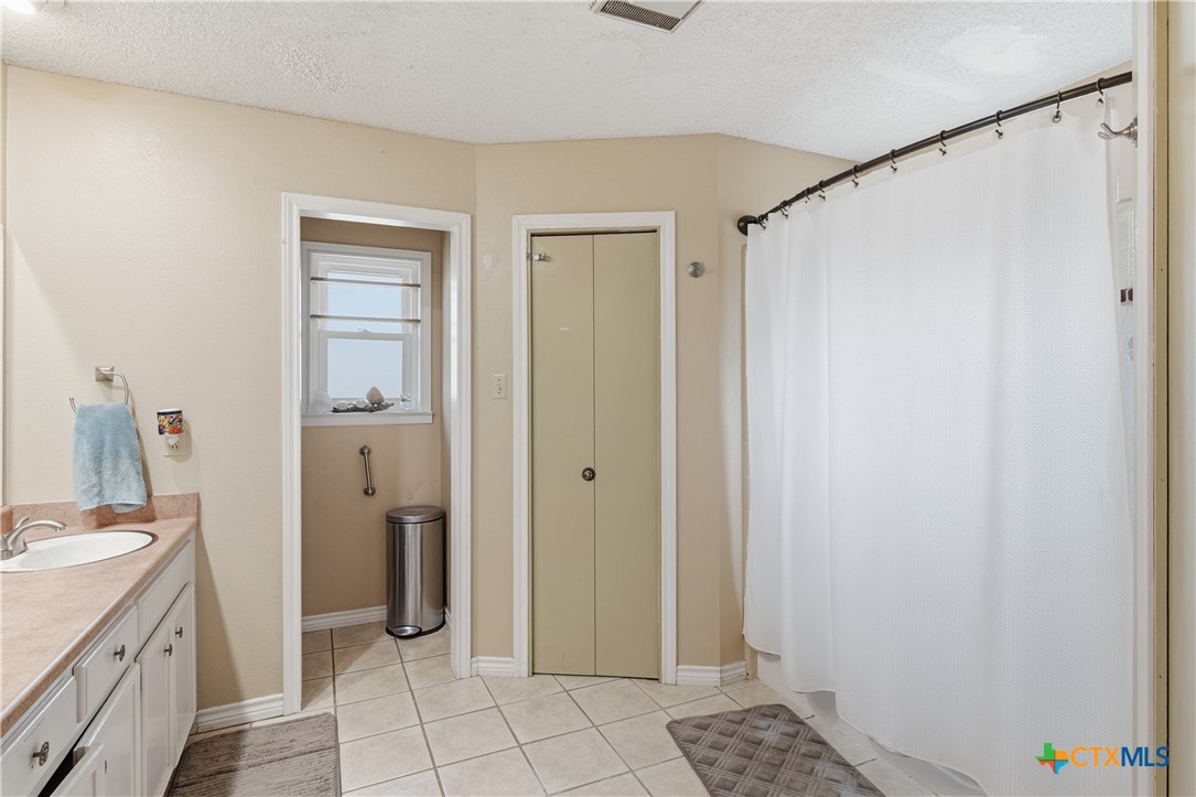 New Braunfels, Texas, 78130, United States, 3 Bedrooms Bedrooms, ,2 BathroomsBathrooms,Residential,For Sale,2049133