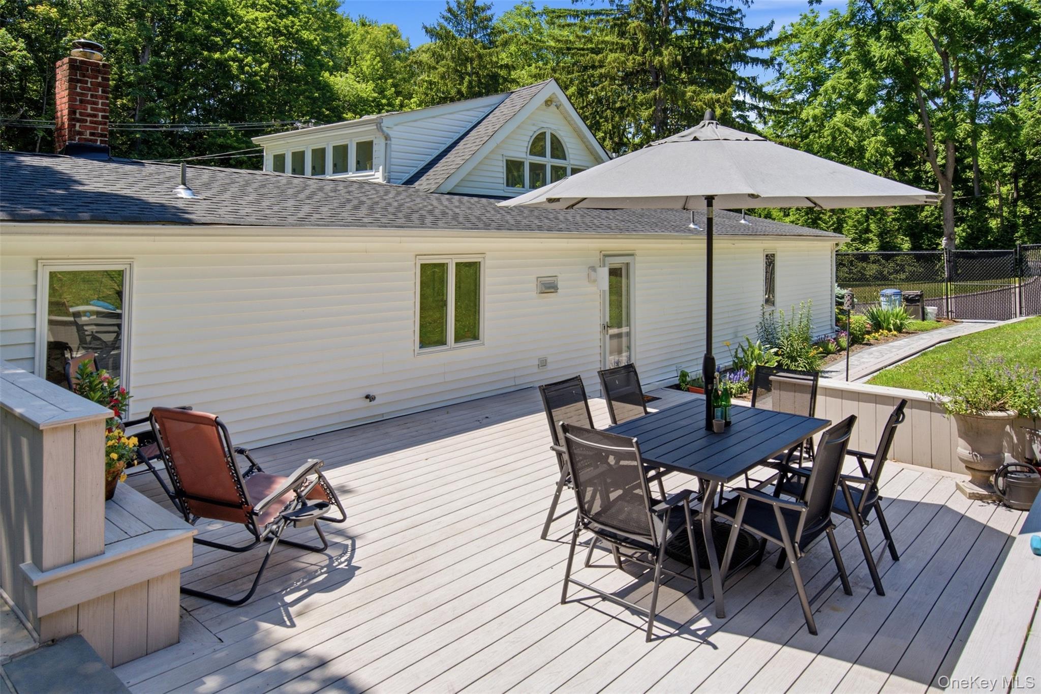  355 Bread And Cheese Hollow Road, Northport, NY, 11768 - 物件實景