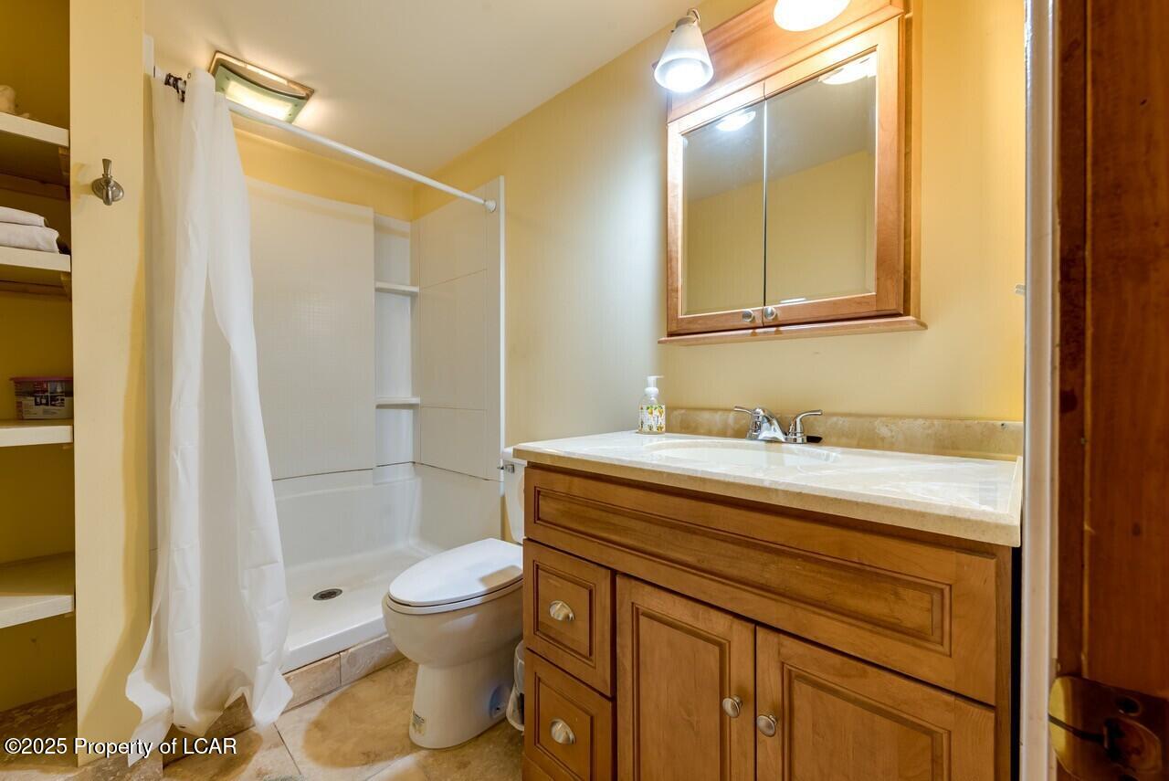 Dallas, Pennsylvania, 18612, United States, 5 Bedrooms Bedrooms, ,3 BathroomsBathrooms,Residential,For Sale,2006135