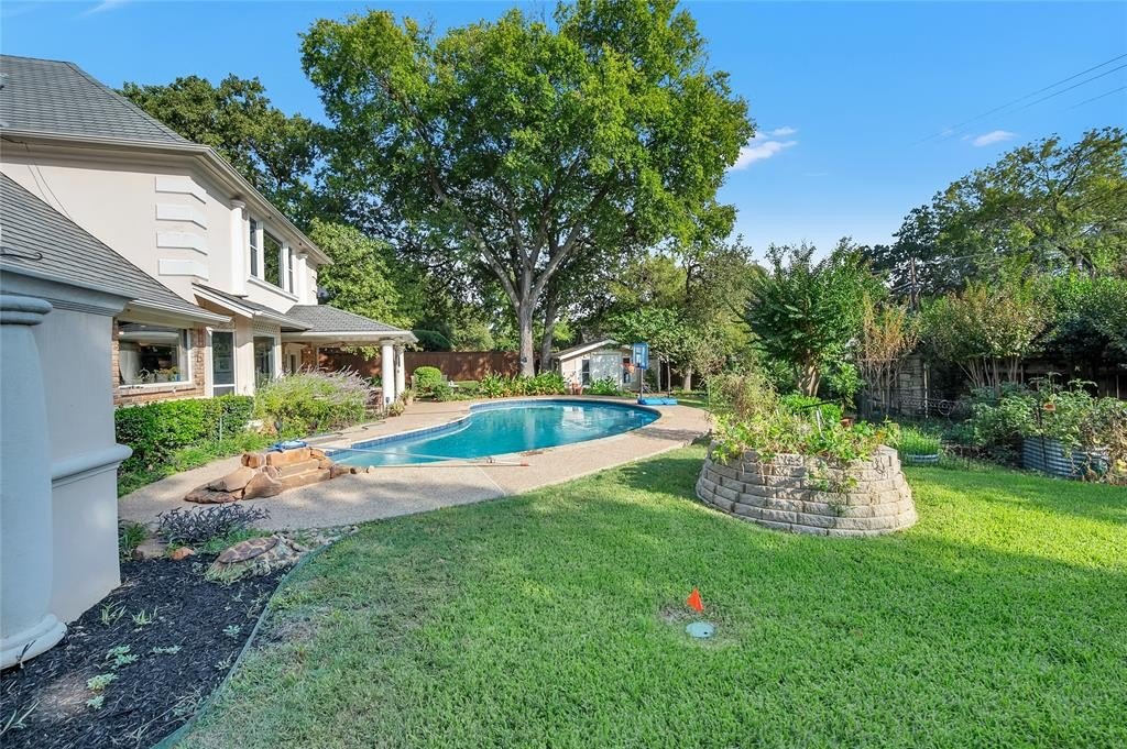 Bedford, Texas, 76021, United States, 4 Bedrooms Bedrooms, ,4 BathroomsBathrooms,Residential,For Sale,1978202