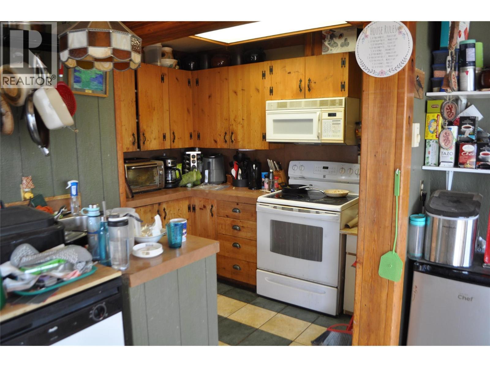 KALEDEN, British Columbia, V0H 1K0, CA, 1 Bedroom Bedrooms, ,1 BathroomBathrooms,Residential,For Sale,1948782