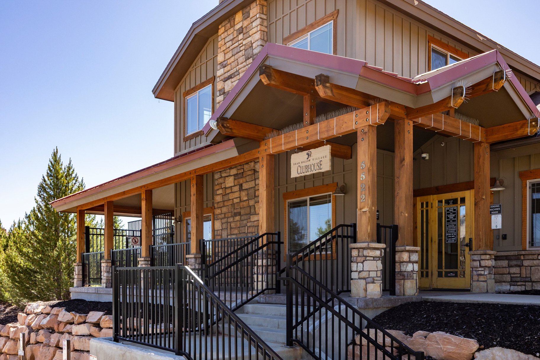  4-bedroom townhome in the Highly Desired Bear Hollow Community - 物件實景