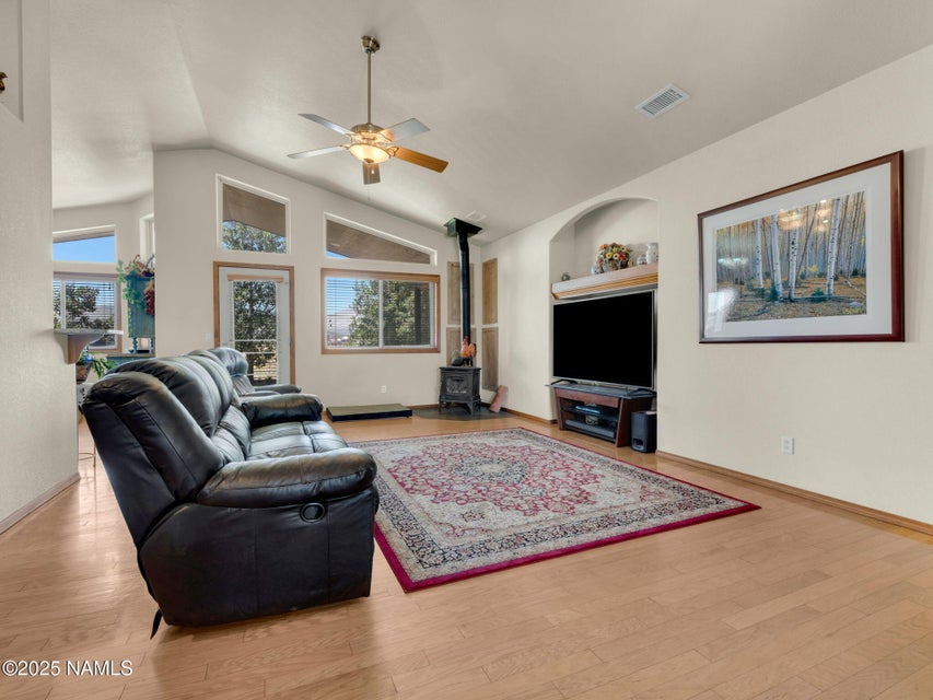 Flagstaff, Arizona, 86004, United States, 3 Bedrooms Bedrooms, ,2 BathroomsBathrooms,Residential,For Sale,1981863