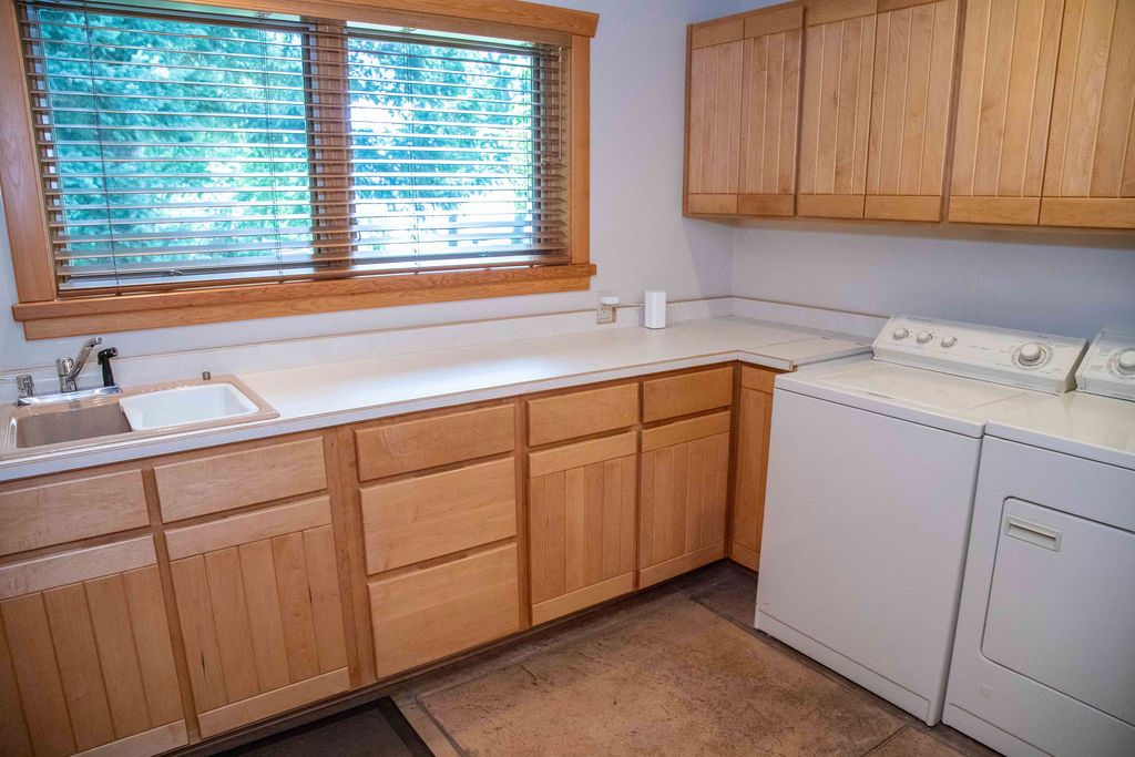 Hope, Idaho, 83836, United States, 3 Bedrooms Bedrooms, ,3 BathroomsBathrooms,Residential,For Sale,1975578