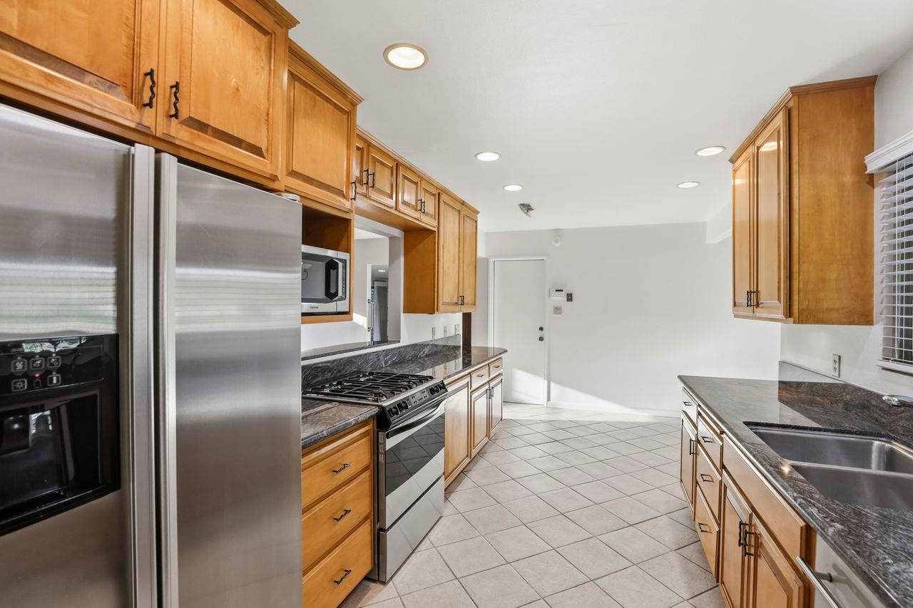 Sacramento, California, 95822, United States, 3 Bedrooms Bedrooms, ,2 BathroomsBathrooms,Residential,For Sale,1989013