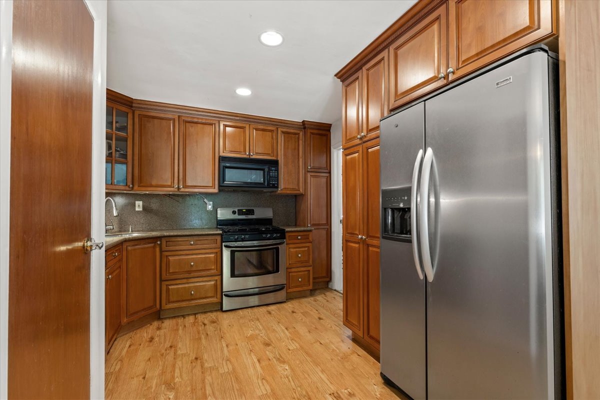 Staten Island, New York, 10312, United States, 2 Bedrooms Bedrooms, ,2 BathroomsBathrooms,Residential,For Sale,1819813