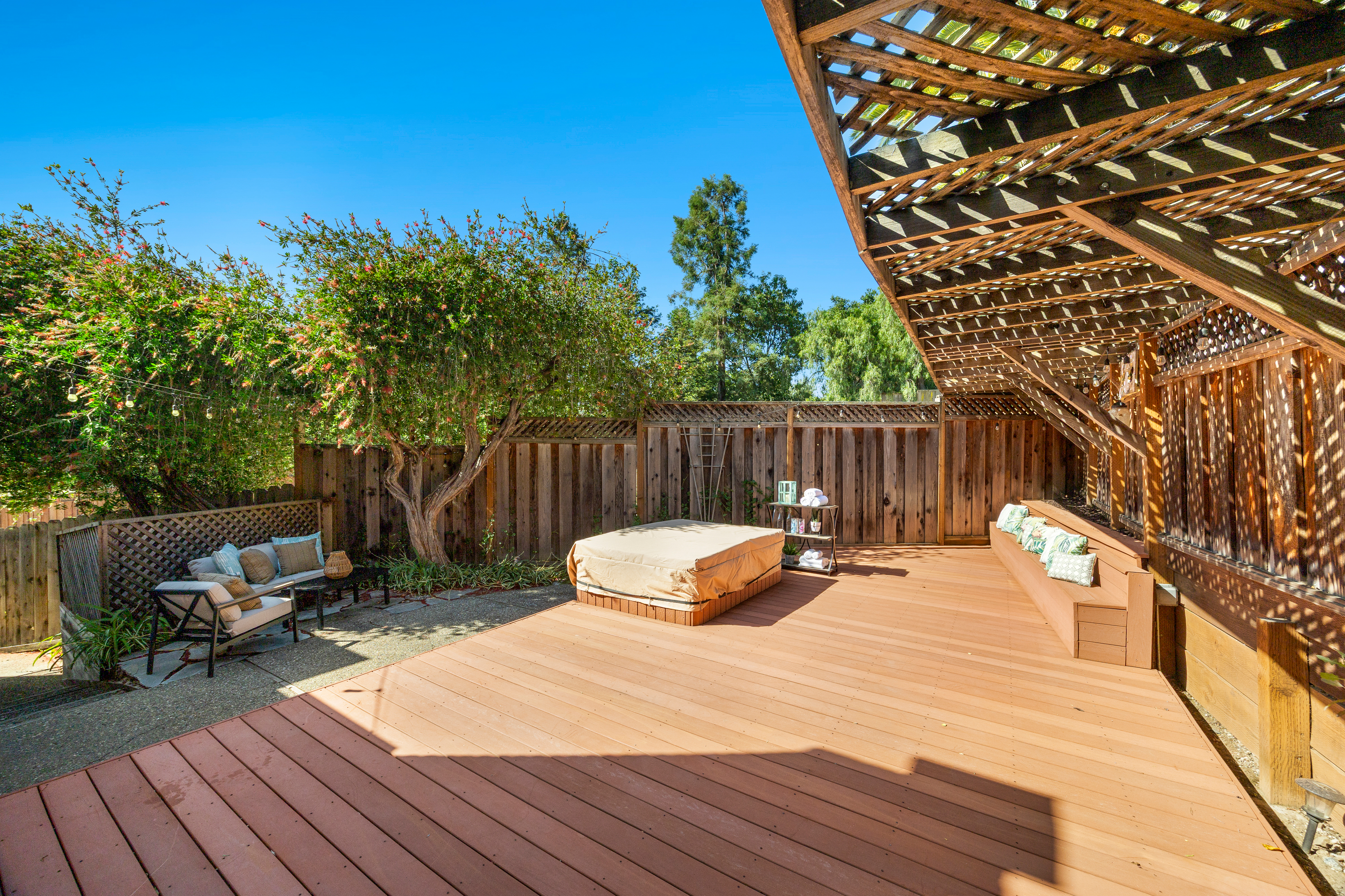  Redwood City Retreat with Exceptional Outdoor Living - 物件實景