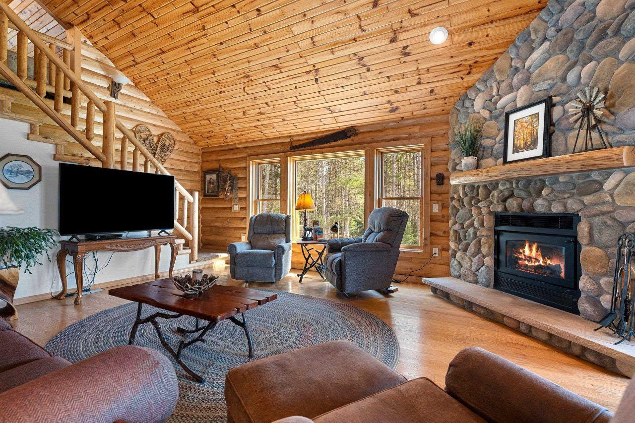 CRIVITZ, Wisconsin, 54129, United States, 4 Bedrooms Bedrooms, ,3 BathroomsBathrooms,Residential,For Sale,1792767