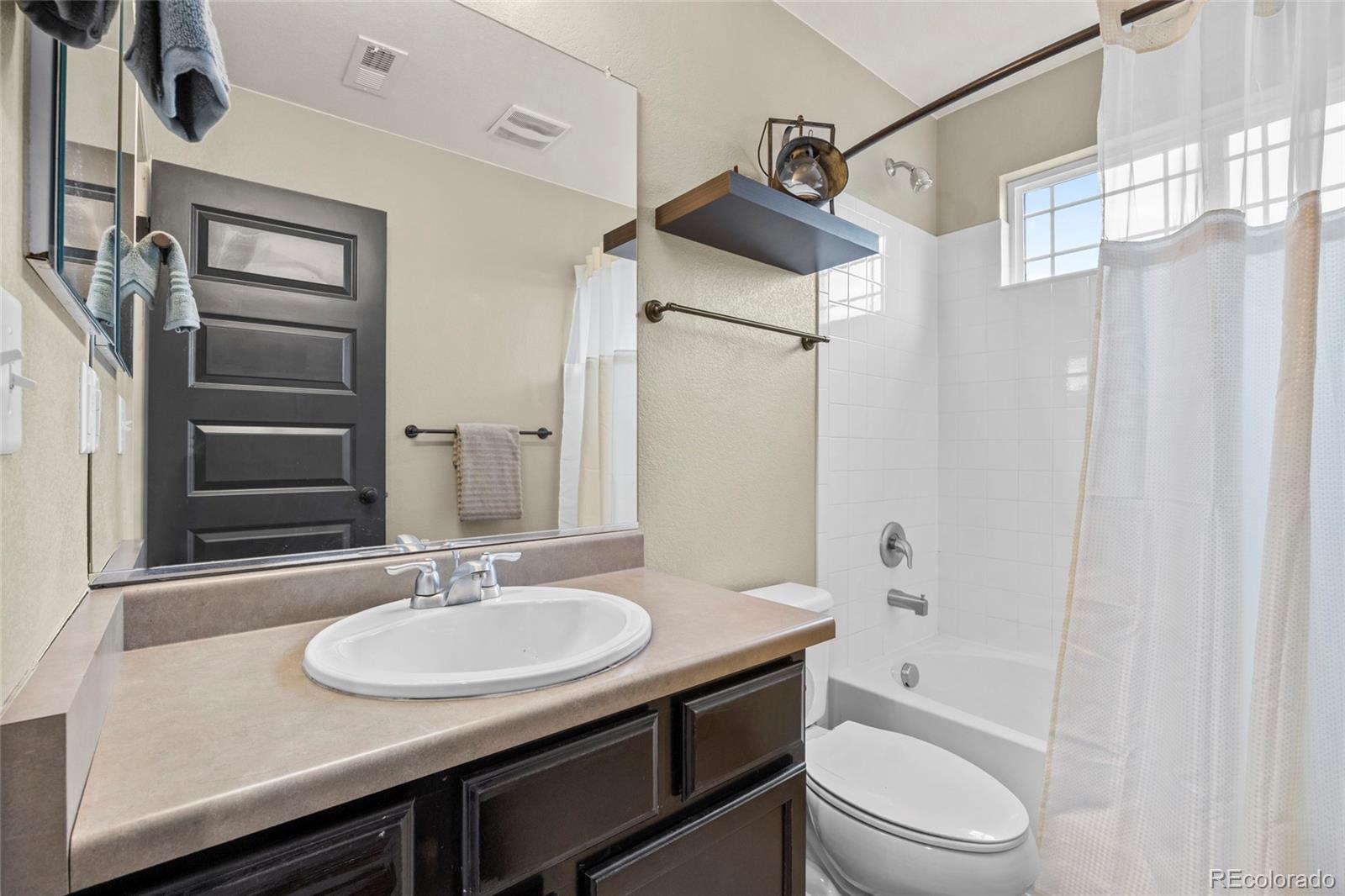 Aurora, Colorado, 80018, United States, 5 Bedrooms Bedrooms, ,3 BathroomsBathrooms,Residential,For Sale,1993047