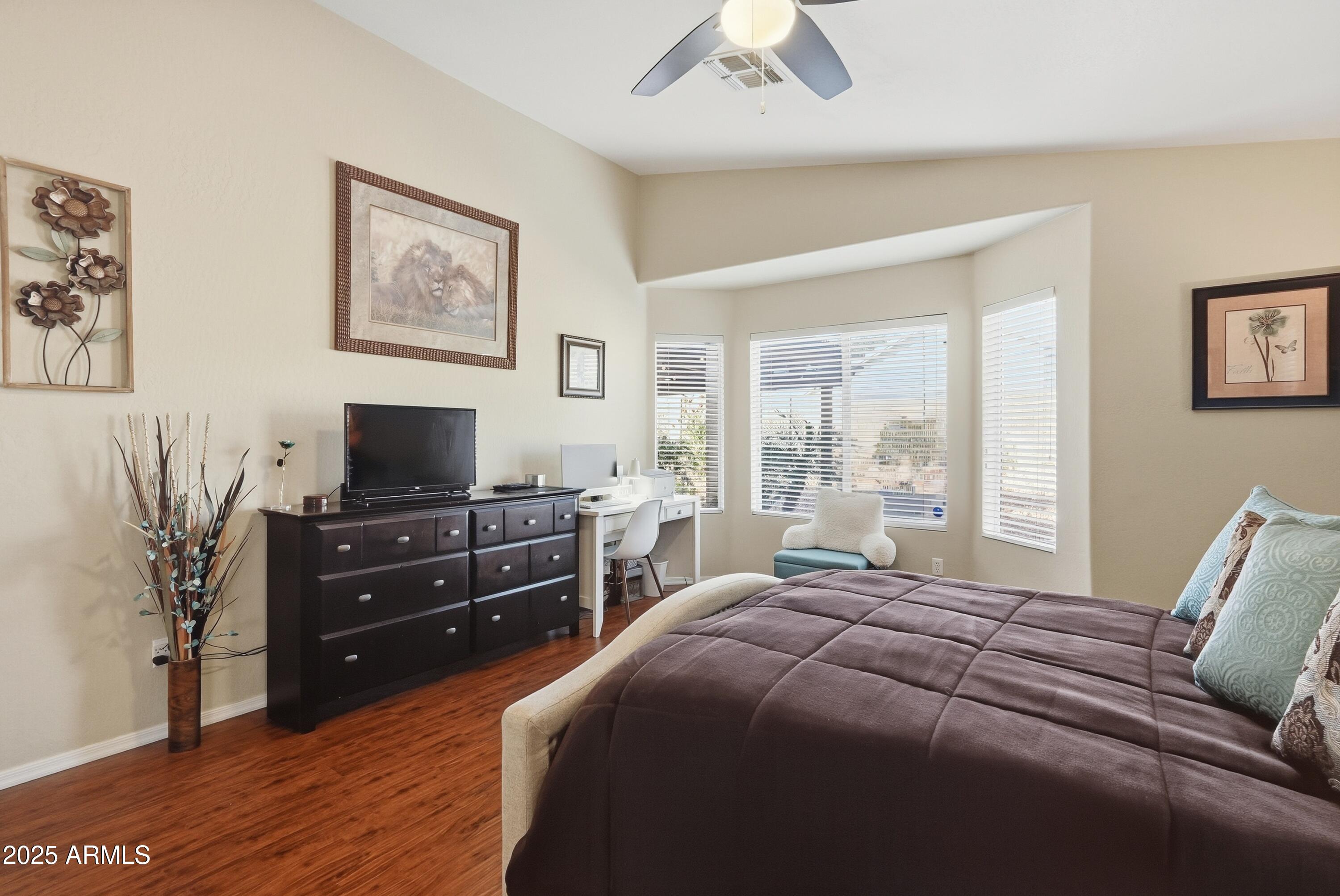 Phoenix, Arizona, 85024, United States, 3 Bedrooms Bedrooms, ,2 BathroomsBathrooms,Residential,For Sale,1995544