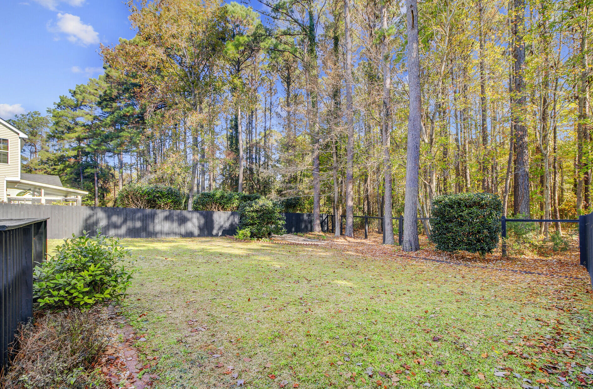 Mount Pleasant, South Carolina, 29466, United States, 3 Bedrooms Bedrooms, ,2 BathroomsBathrooms,Residential,For Sale,1998067