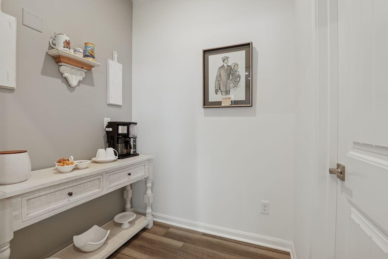 Covington, Kentucky, 41017, United States, 3 Bedrooms Bedrooms, ,3 BathroomsBathrooms,Residential,For Sale,2002248