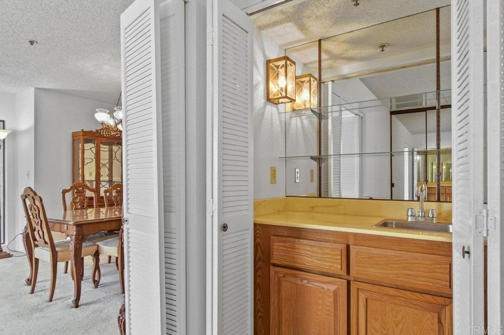 San Diego, California, 92110, United States, 2 Bedrooms Bedrooms, ,2 BathroomsBathrooms,Residential,For Sale,1804693