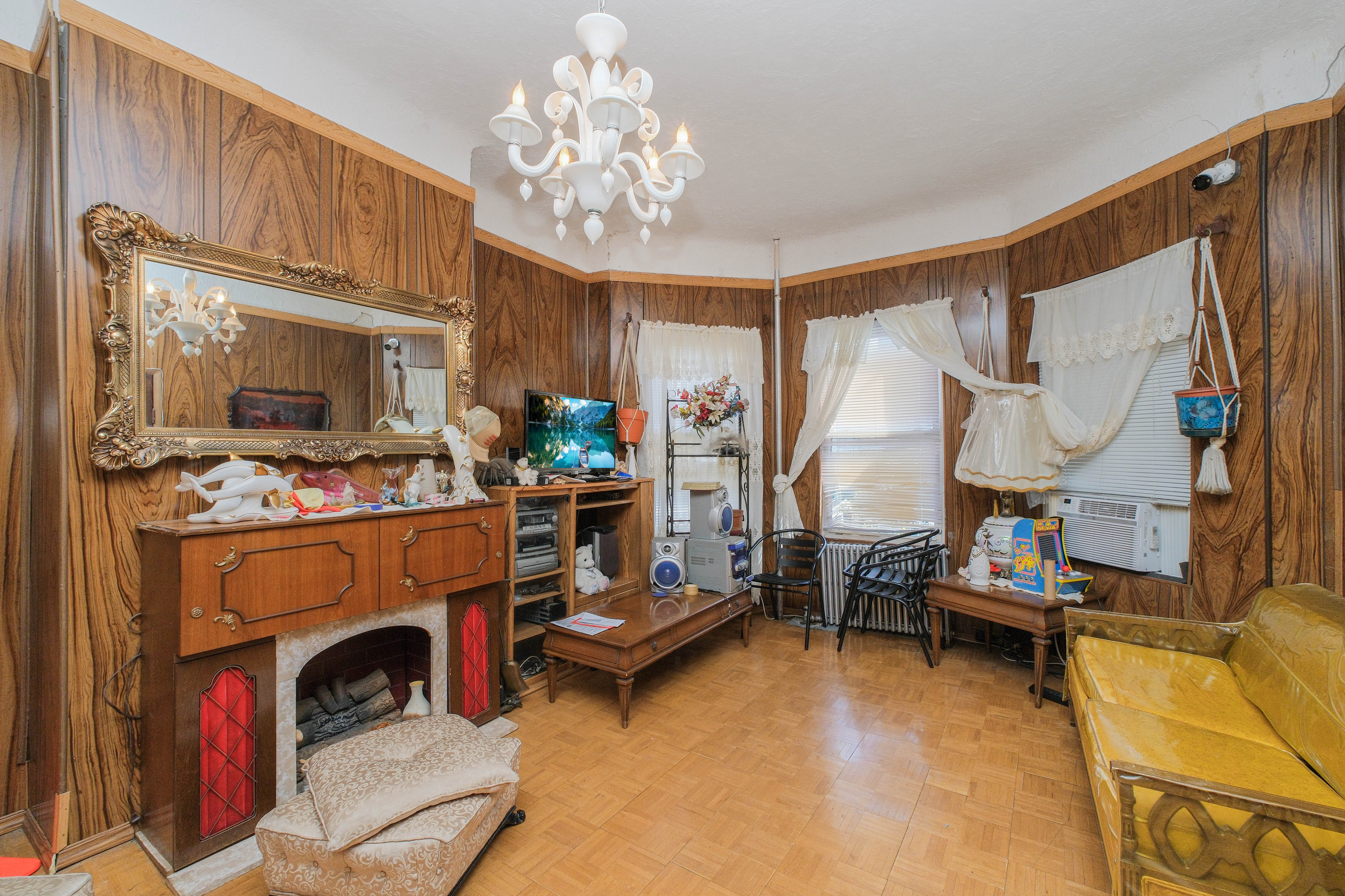 Brooklyn, New York, 11225, United States, 4 Bedrooms Bedrooms, ,1 BathroomBathrooms,Residential,For Sale,1763201