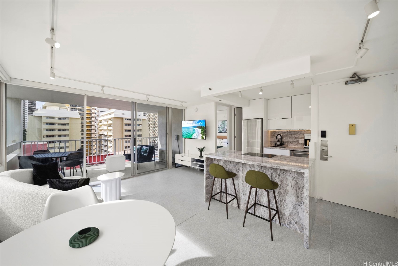Honolulu, Hawaii, 96815, United States, 1 Bedroom Bedrooms, ,1 BathroomBathrooms,Residential,For Sale,1917865