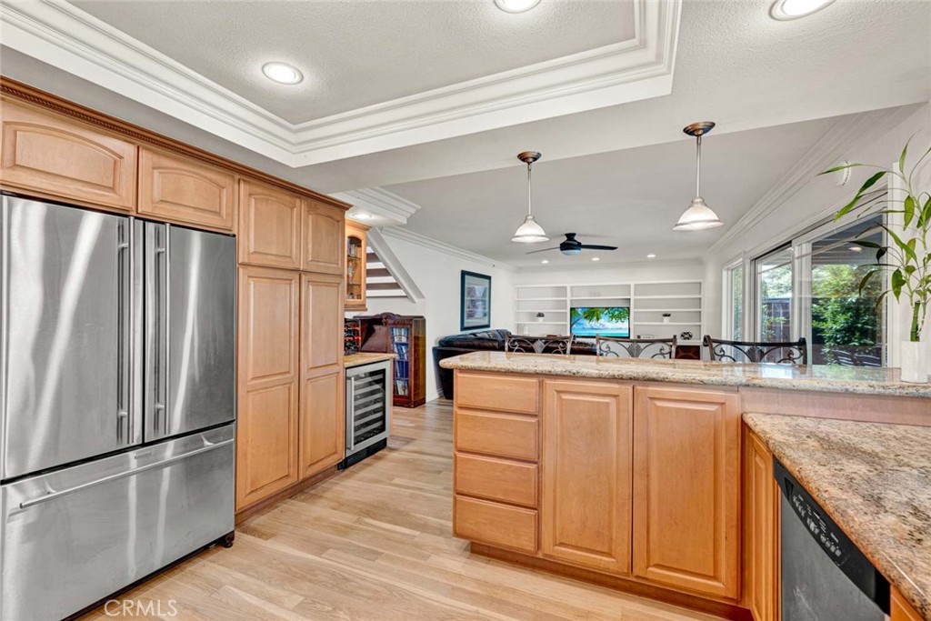 Tustin, California, 92780, United States, 4 Bedrooms Bedrooms, ,3 BathroomsBathrooms,Residential,For Sale,1941038