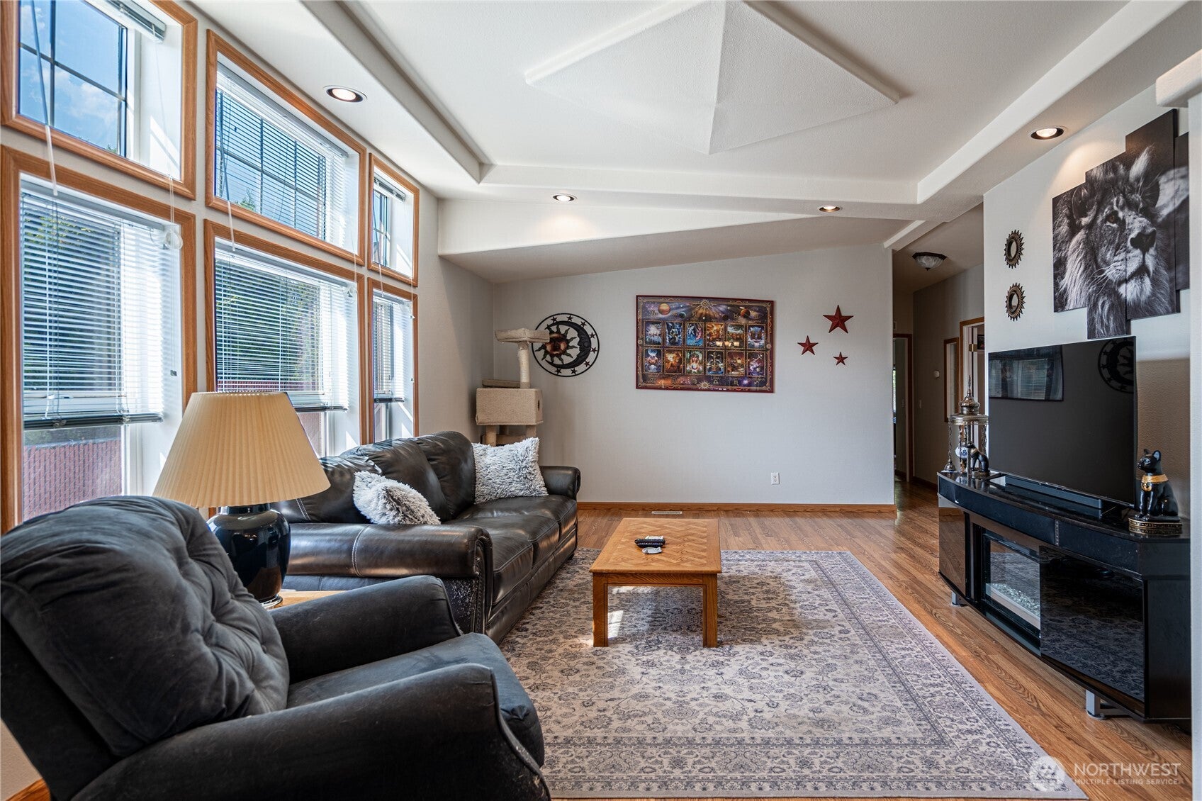 Manson, Washington, 98831, United States, 3 Bedrooms Bedrooms, ,2 BathroomsBathrooms,Residential,For Sale,1901379