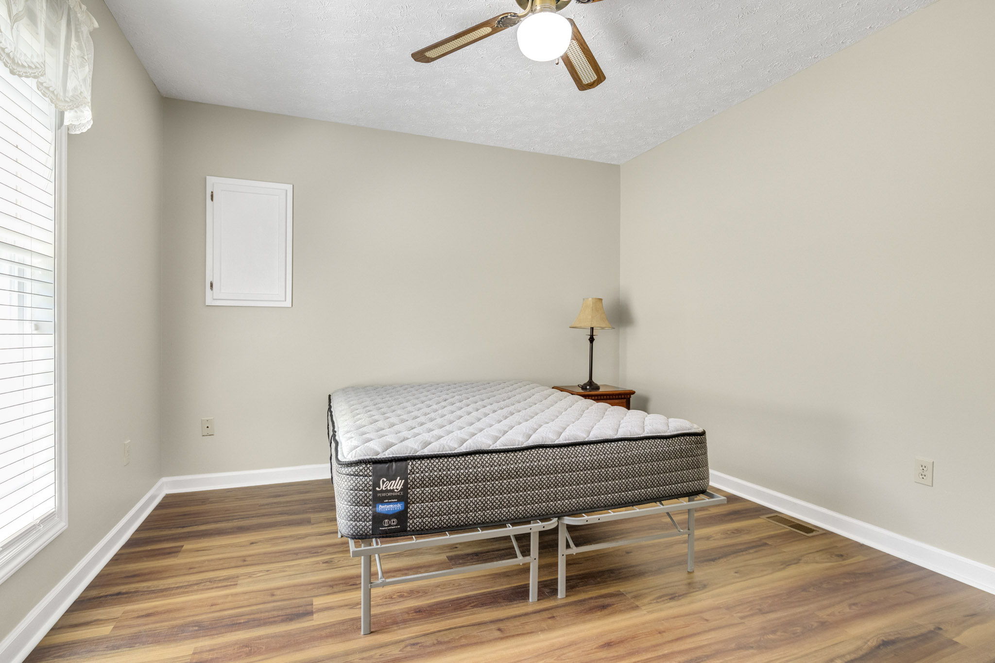Sevierville, Tennessee, 37876, United States, 3 Bedrooms Bedrooms, ,2 BathroomsBathrooms,Residential,For Sale,1937497