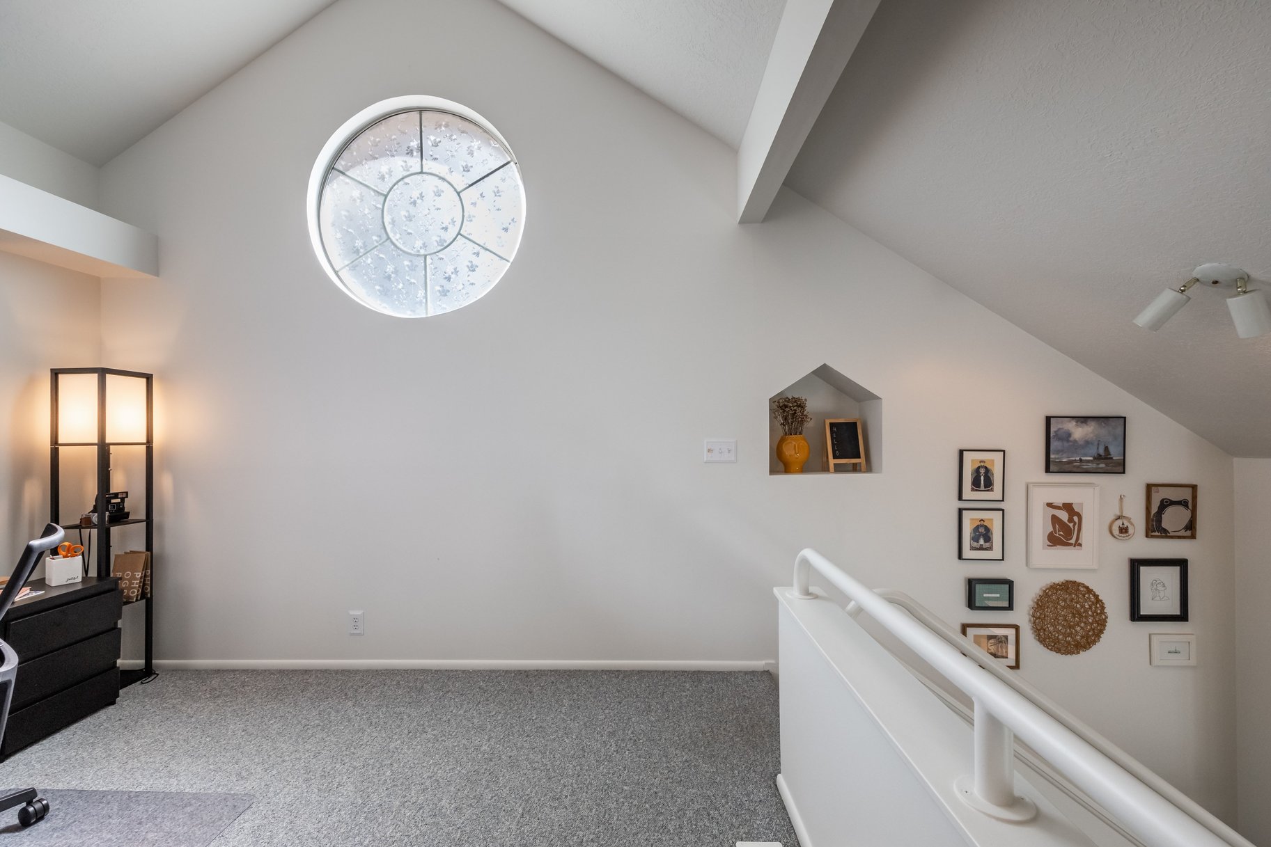  Vaulted Great Room, Cozy Fireplace, Central Location - 物件實景