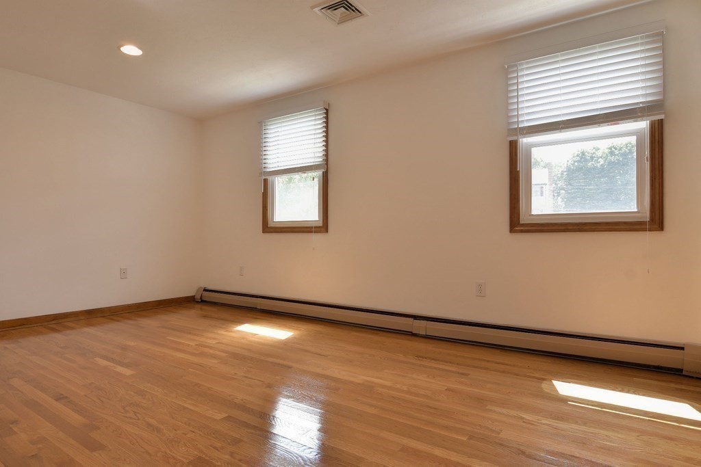 20 Fairview St, Quincy, Massachusetts, 02169, United States, 5 Bedrooms Bedrooms, ,4 BathroomsBathrooms,Residential,For Sale,20 Fairview St,1010542