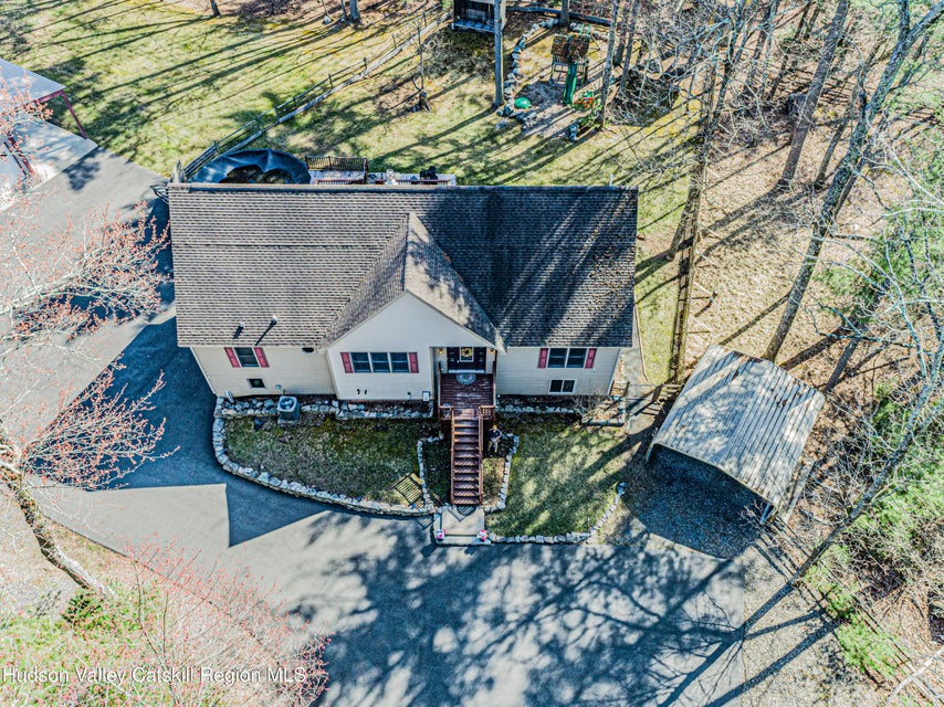 Saugerties, New York, 12477, United States, 4 Bedrooms Bedrooms, ,4 BathroomsBathrooms,Residential,For Sale,1928425
