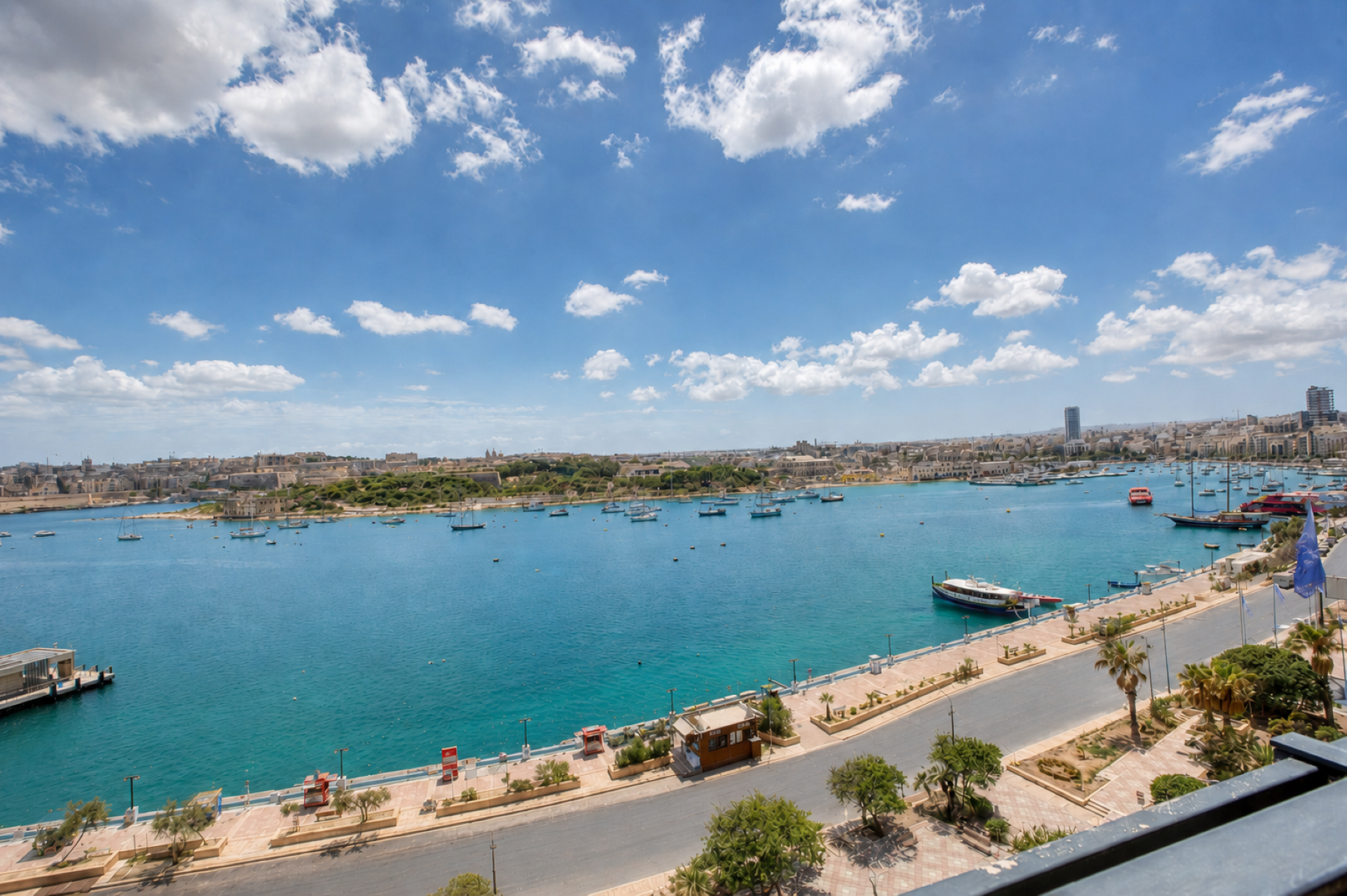  One of a Kind Waterfront Apartment with Exceptional Views - 物件實景