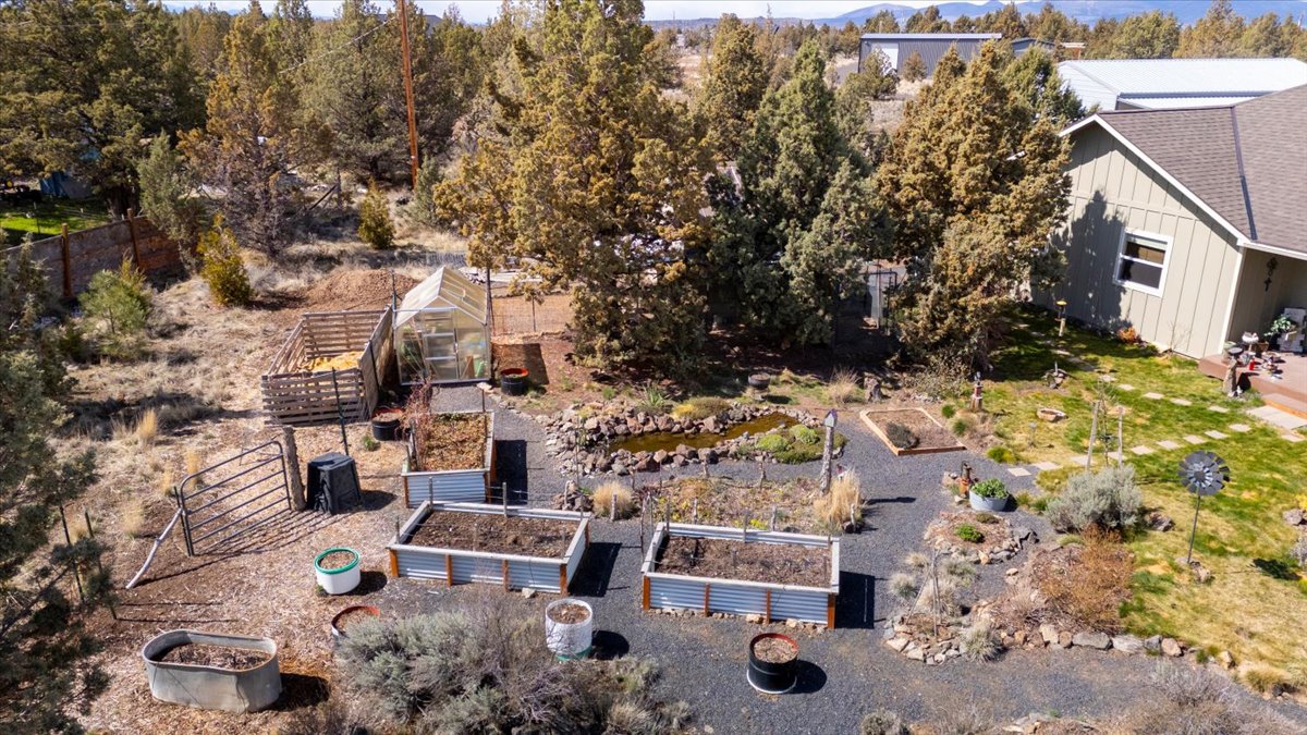 Prineville, Oregon, 97754, United States, 3 Bedrooms Bedrooms, ,2 BathroomsBathrooms,Residential,For Sale,1721299