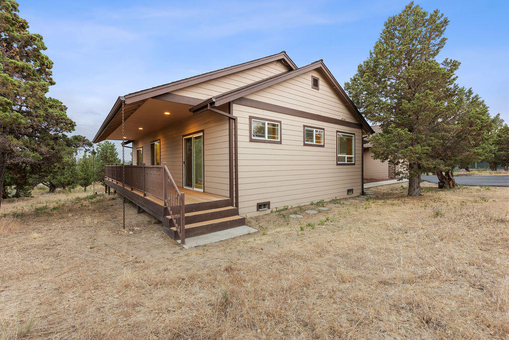 Prineville, Oregon, 97754, United States, 4 Bedrooms Bedrooms, ,3 BathroomsBathrooms,Residential,For Sale,1896038