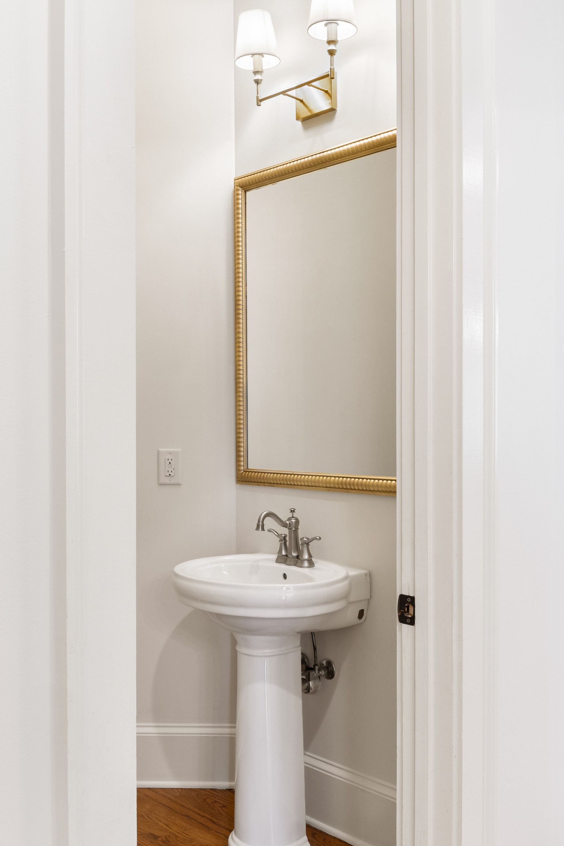  Move-in Ready Home Offers Exceptional Space, Comfort, and Craftsmanship - 物件實景