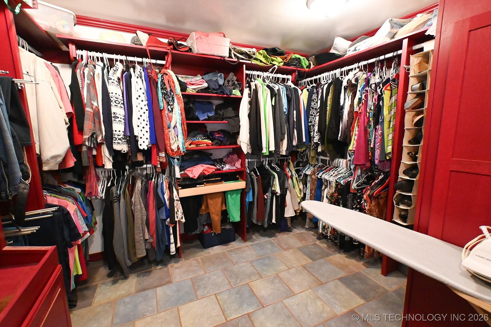 Sallisaw, Oklahoma, 74955, United States, 6 Bedrooms Bedrooms, ,4 BathroomsBathrooms,Residential,For Sale,2009244