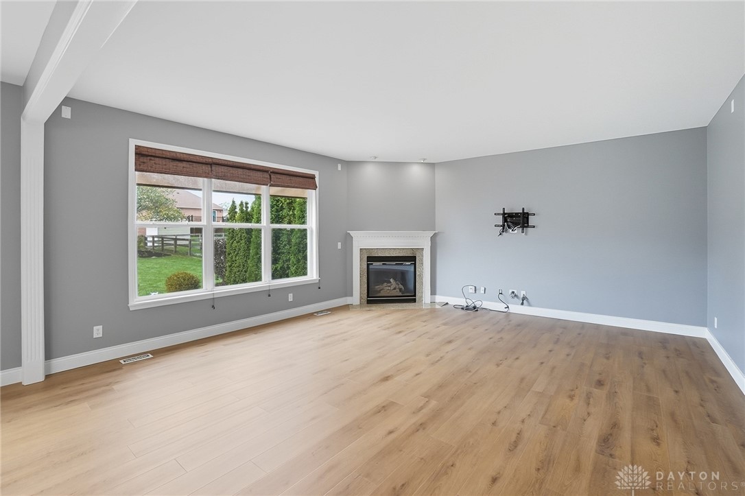 Clearcreek Twp, Ohio, 45458, United States, 4 Bedrooms Bedrooms, ,4 BathroomsBathrooms,Residential,For Sale,1966206