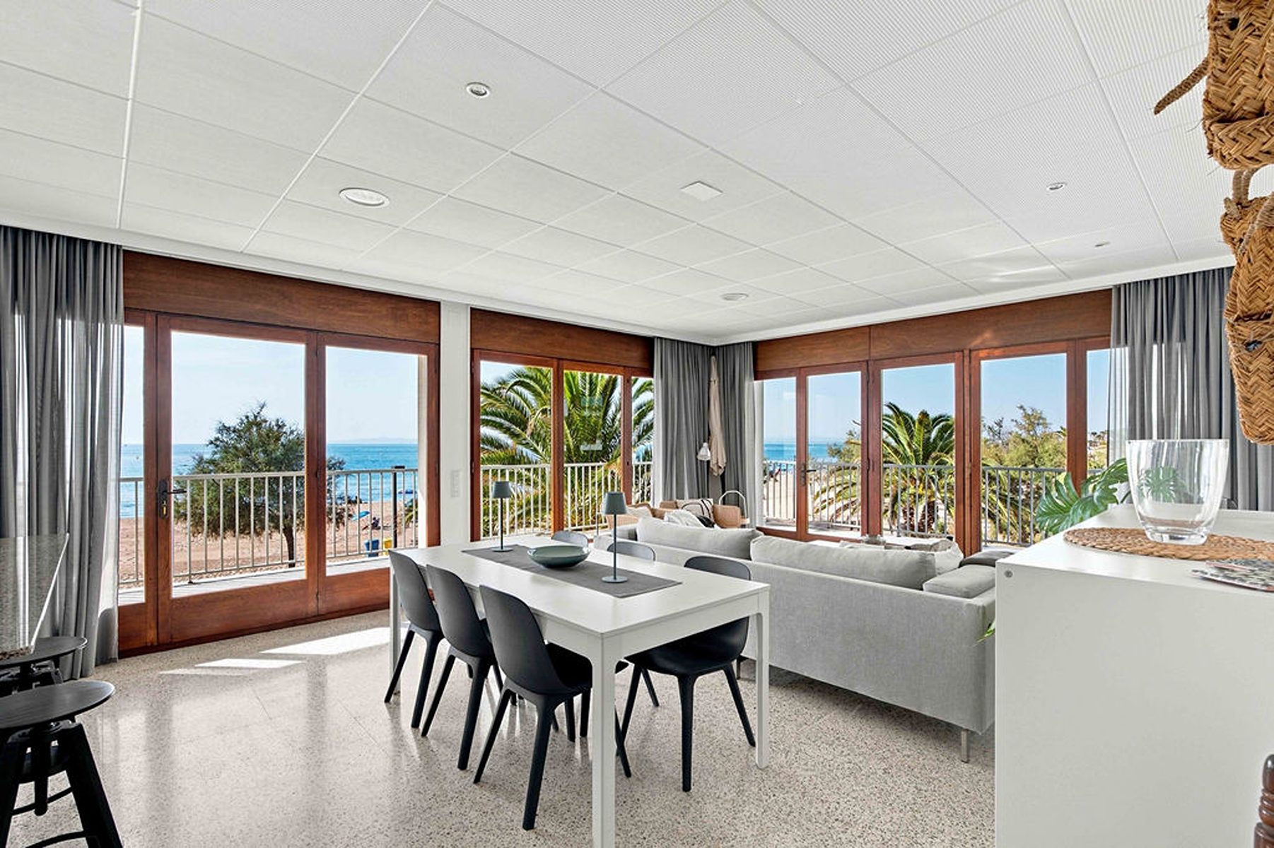  Exclusive beachfront building with tourist rental licenses - 物件實景