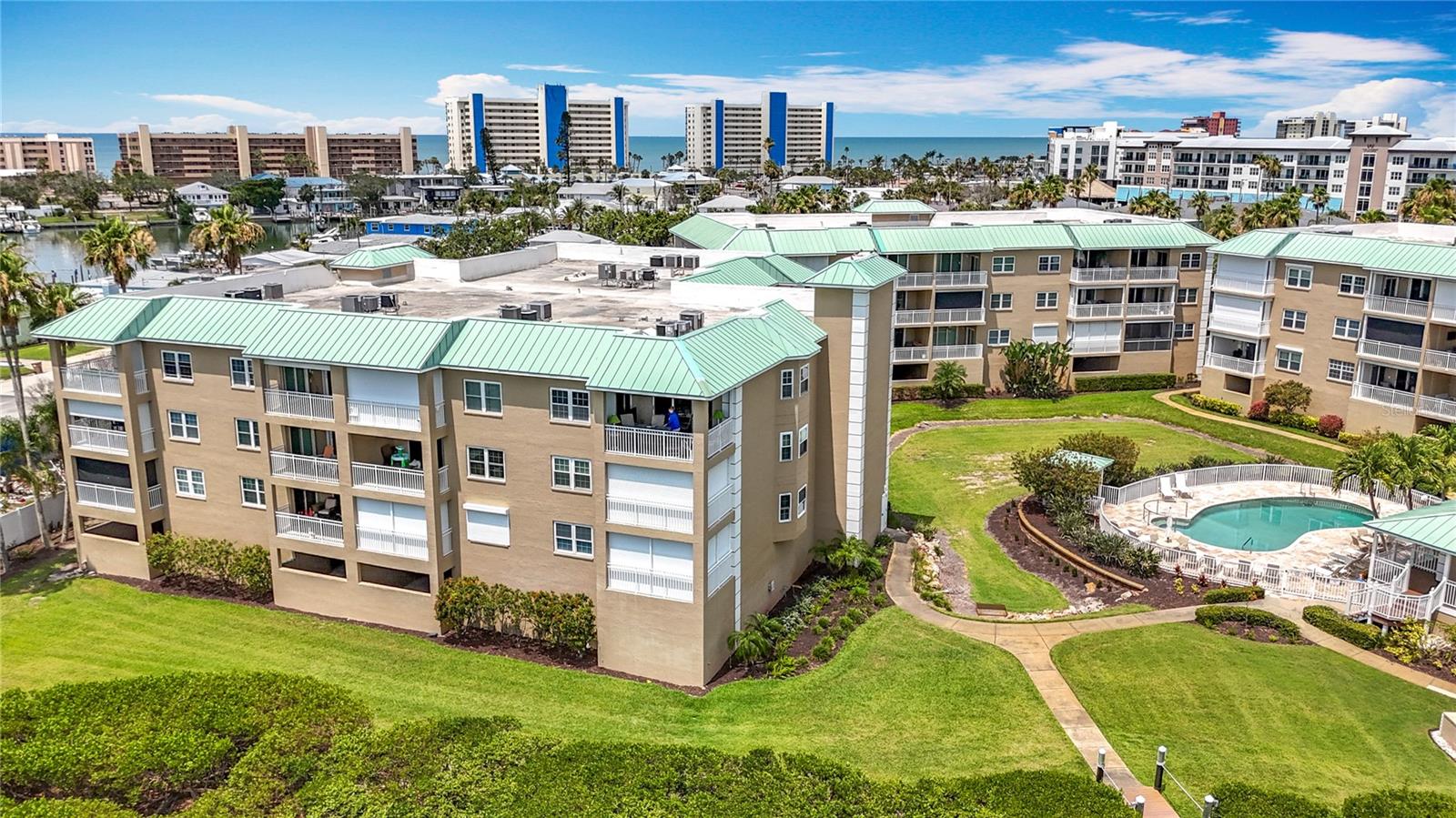 Madeira Beach, Florida, 33708, United States, 2 Bedrooms Bedrooms, ,2 BathroomsBathrooms,Residential,For Sale,1981210