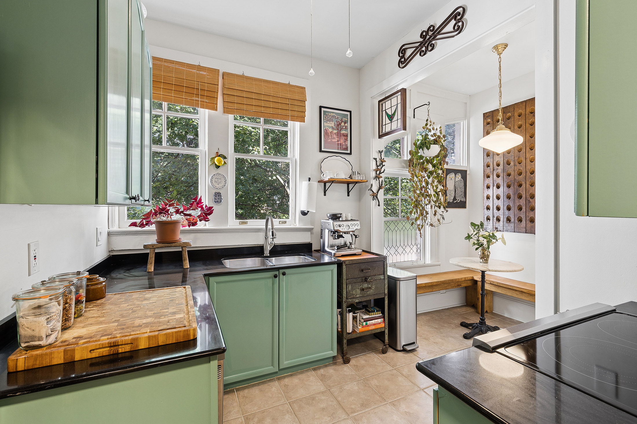  Top-Floor, End-Unit Condo in Historic Midtown Building - 物件實景