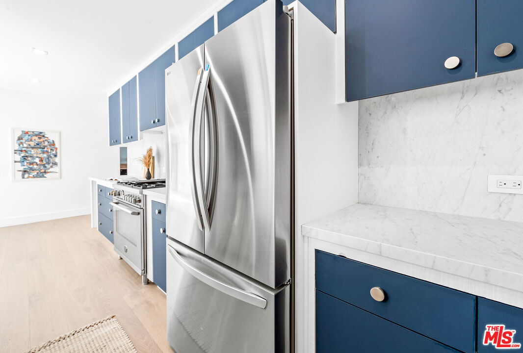 Los Angeles, California, 90049, United States, 3 Bedrooms Bedrooms, ,3 BathroomsBathrooms,Residential,For Sale,1890284
