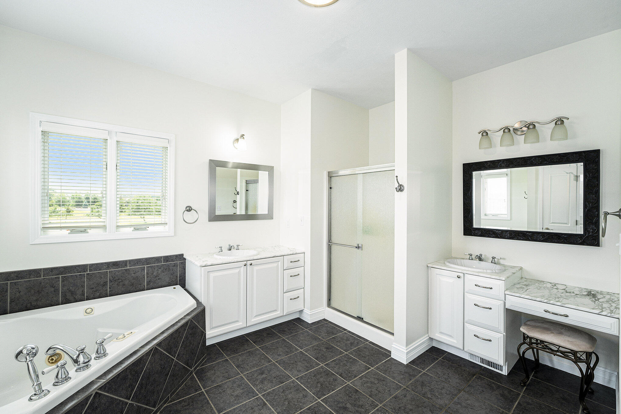 La Porte, Indiana, 46350, United States, 3 Bedrooms Bedrooms, ,3 BathroomsBathrooms,Residential,For Sale,1990214