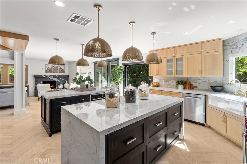 Yorba Linda, California, 92886, United States, 5 Bedrooms Bedrooms, ,6 BathroomsBathrooms,Residential,For Sale,1891782