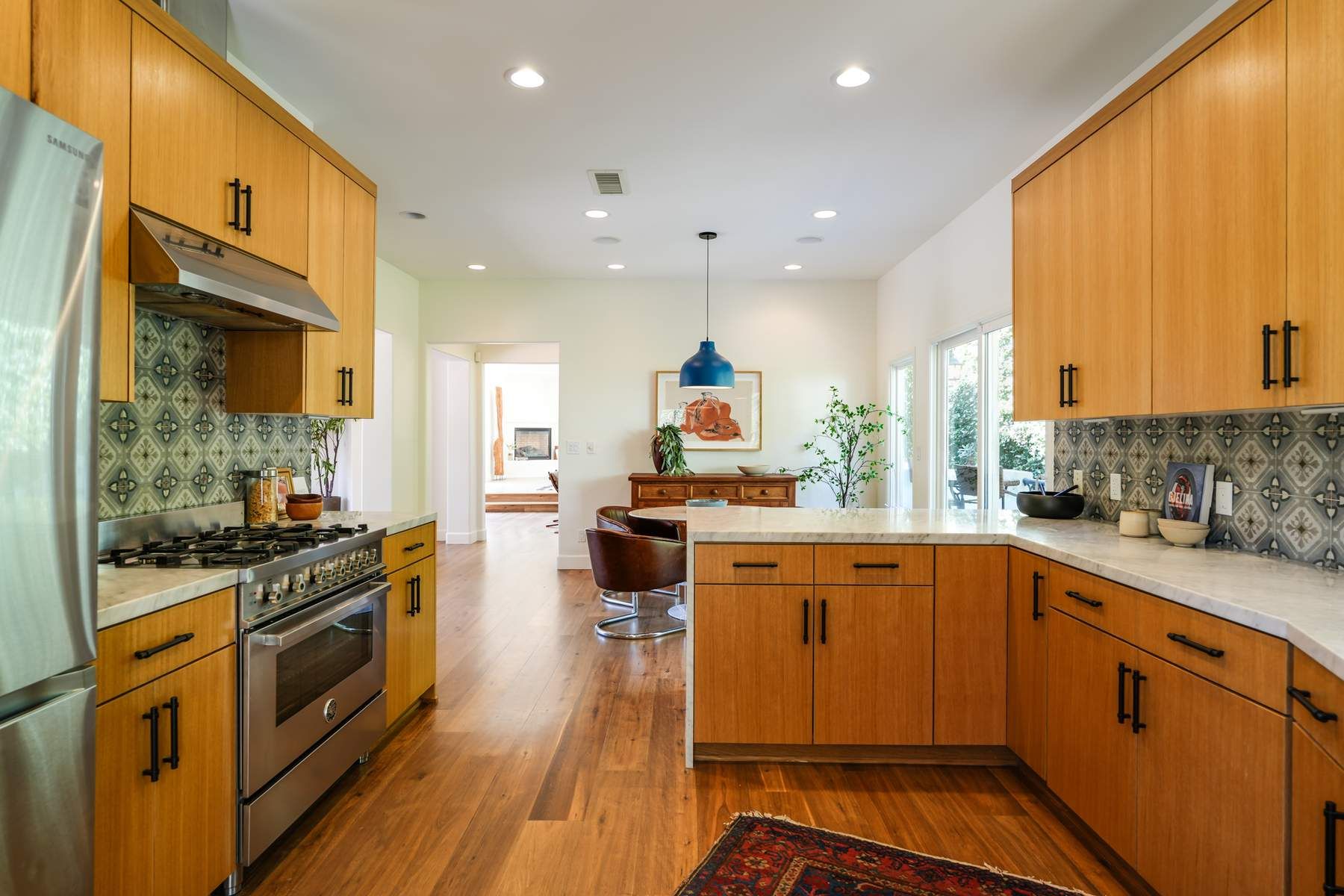  2216 East Live Oak Drive - 物件實景