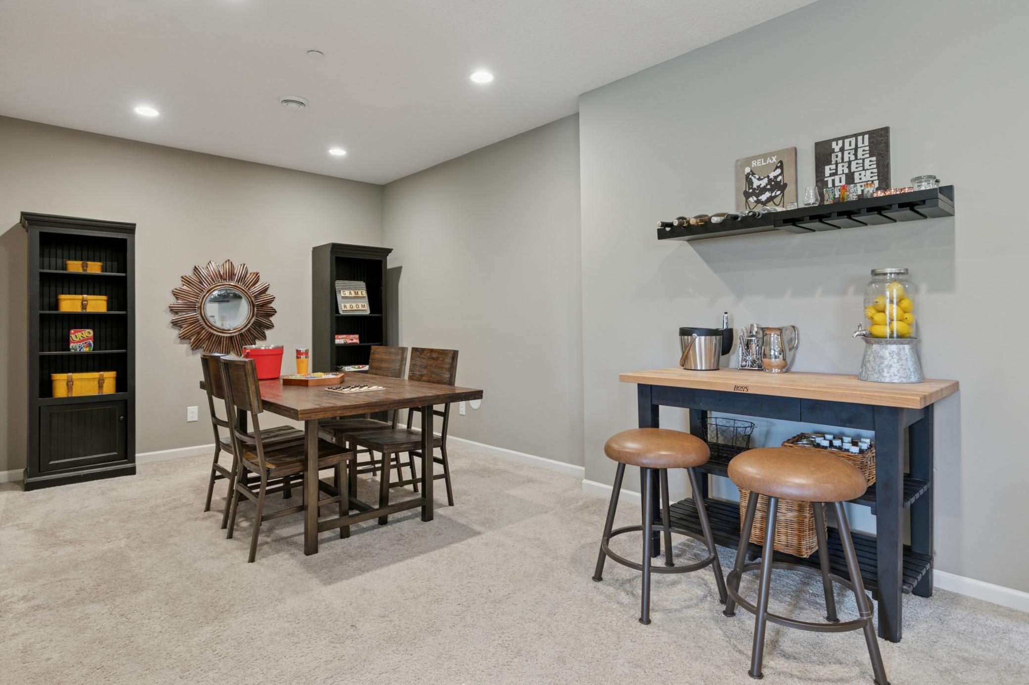 Lakeville, Minnesota, 55044, United States, 3 Bedrooms Bedrooms, ,2 BathroomsBathrooms,Residential,For Sale,1971412